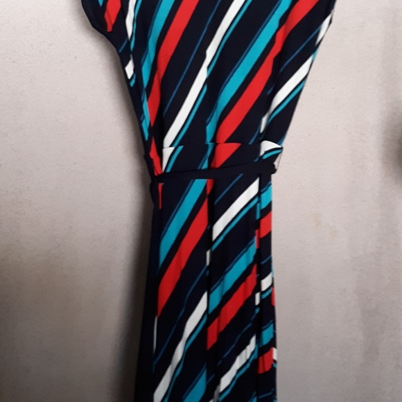 Beautiful Oasis U.K.  brand dress - Picture 4 of 5